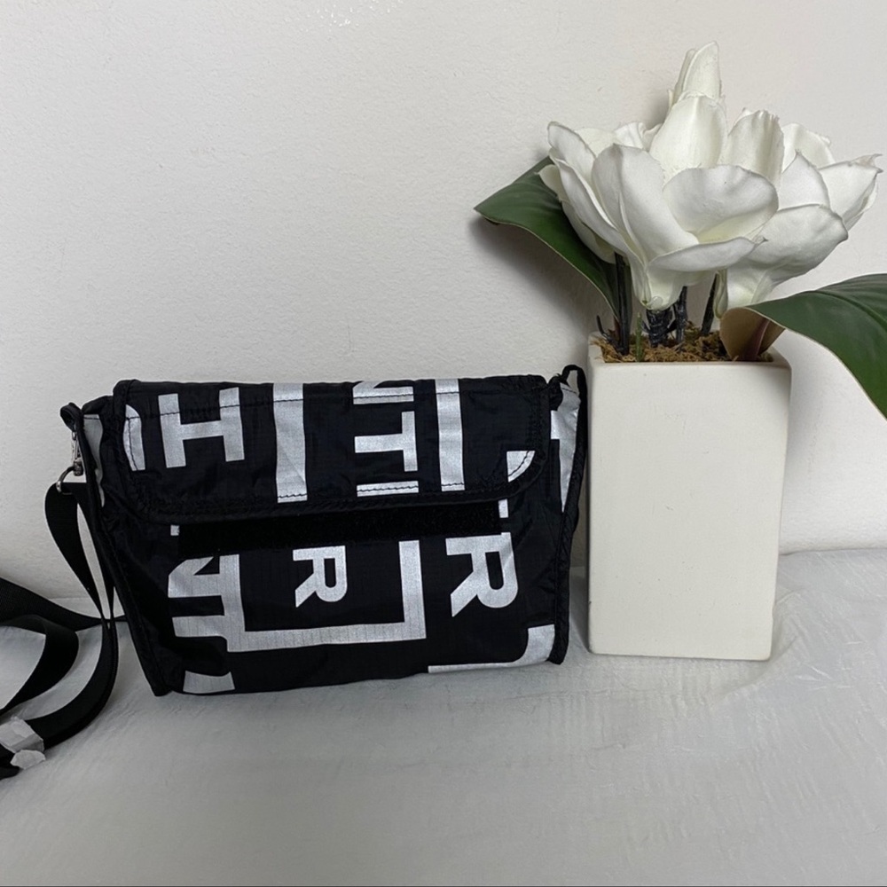 Hunter Packable Multifunction Pouch - image 2